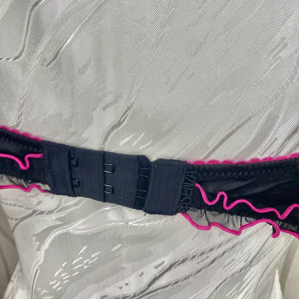 🌷 La SENZA 🌷 Black Bra with Pink Ruffle Frill Accents & Ribbon Bow - Picture 7 of 11